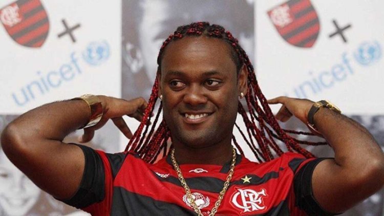 Vágner Love encaminha acerto com  Sport e chega a Recife nesta quarta