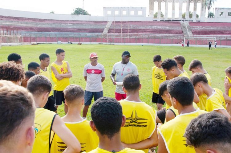ACP inicia segunda fase do Paranaense jogando em casa