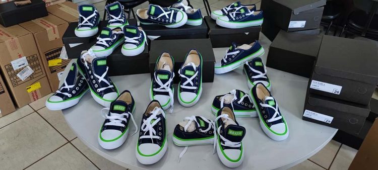 Prefeitura de Mirador adquire 350 pares de tênis para alunos da rede municipal