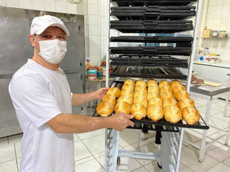 Hoje é dia do panificador: o responsável pelo pão nosso de cada dia