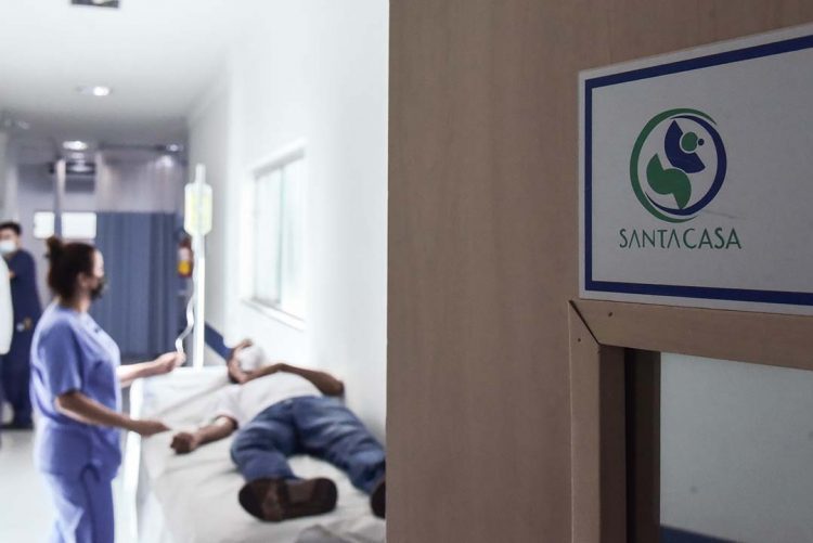 Déficit em caixa compromete compra de insumos e medicamentos e afeta pagamento de salários