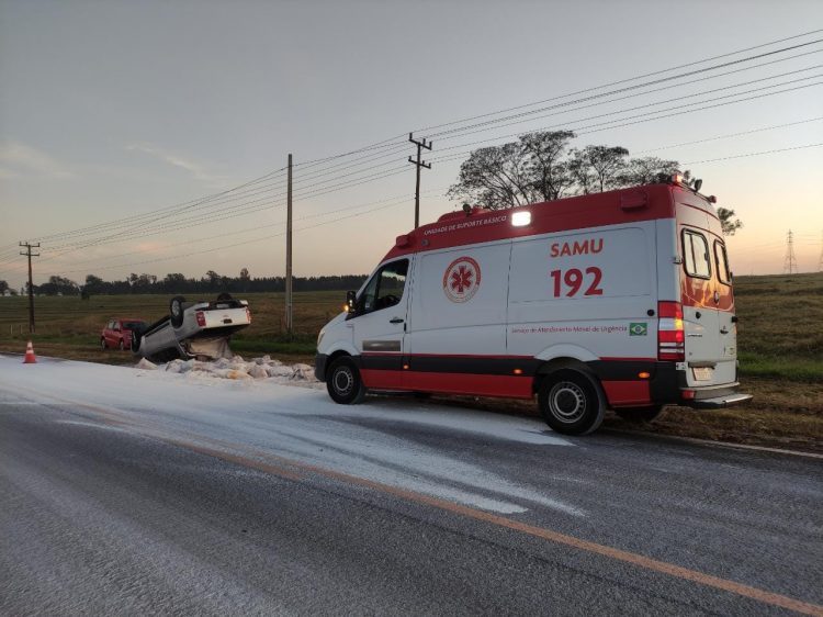 Motorista capota caminhonete entre Paranavaí e Graciosa