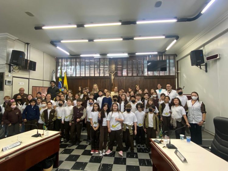 Estudantes visitam a Câmara de Paranavaí