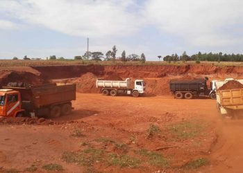 Município realiza revitalização da  estrada do Assentamento Monte Azul