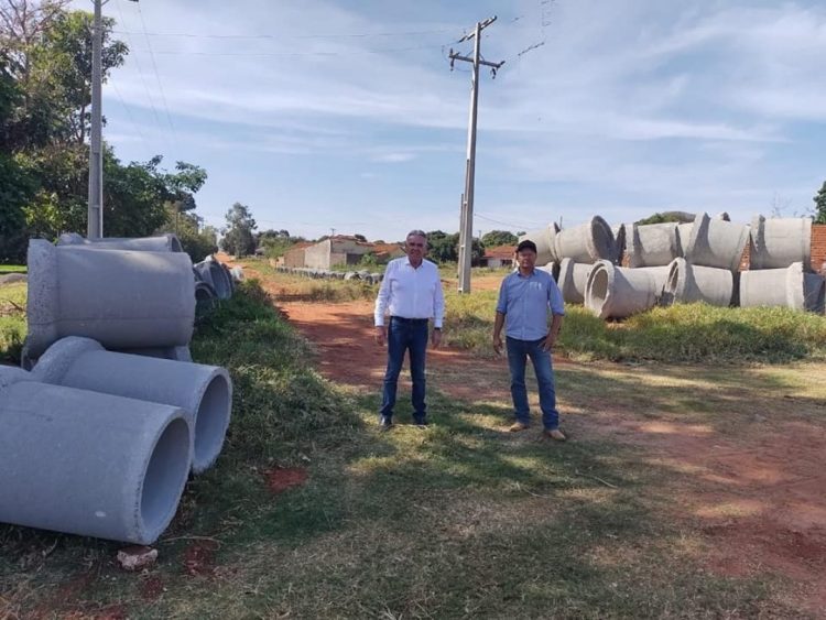 Prefeito anuncia nova etapa de pavimentação asfáltica em diversos bairros do município