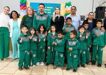 Prefeitura realiza entrega de agasalhos para  os alunos da Rede Municipal de Ensino
