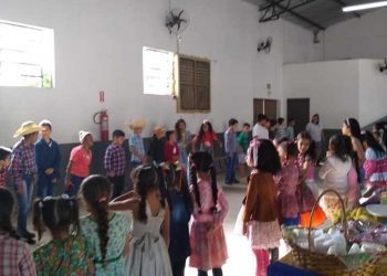 Escolas municipais realizaram o Arraiá Julino  para encerrar o primeiro semestre de aulas
