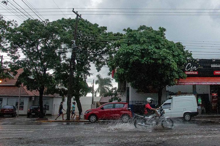 Simepar prevê chuva para os próximos dias em Paranavaí