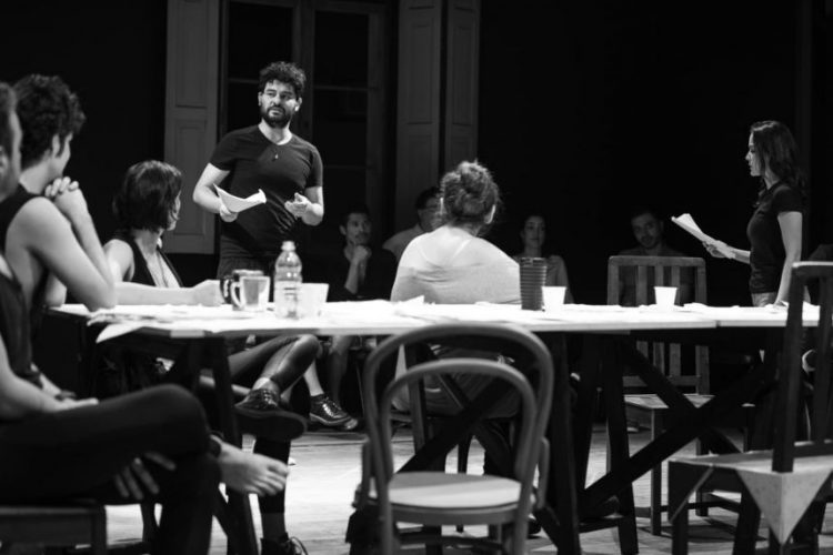 Tragicomédia “Homem ao Vento” terá três apresentações gratuitas em Paranavaí