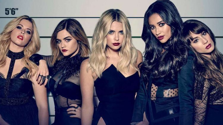 ‘Pretty Little Liars’ vira terror adolescente em versão com novas protagonistas