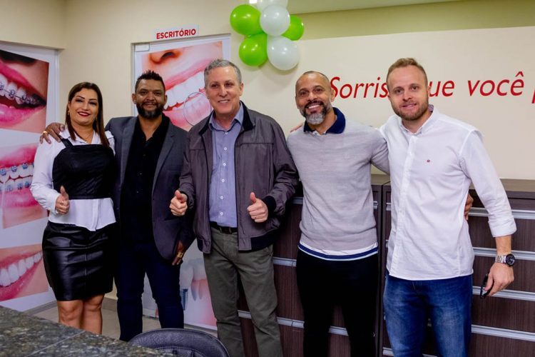 Clínica Odontológica Volte a Sorrir inaugura em Paranavaí.