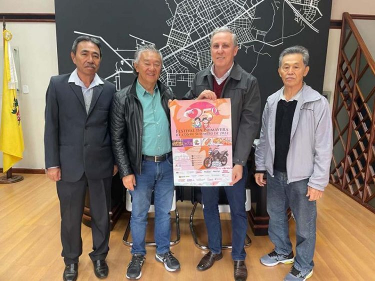 Pedro Baraldi recebe ex-prefeito Teruo Kato