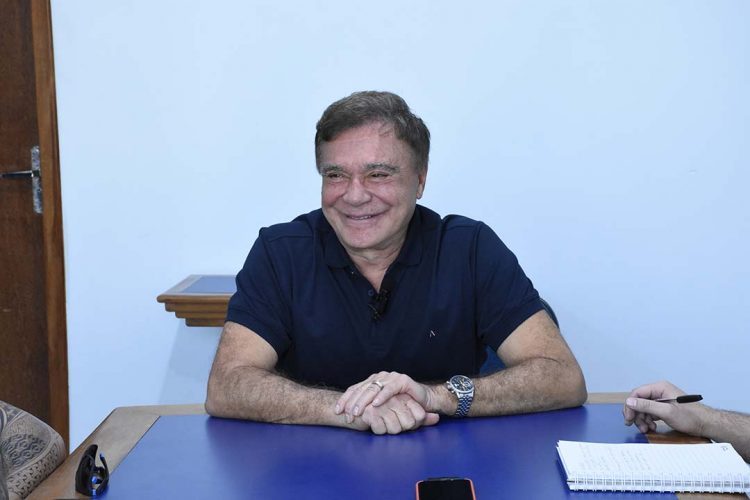 Alvaro Dias critica fundo eleitoral e  defende reforma política profunda