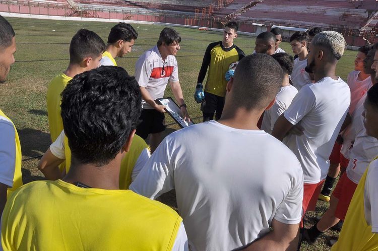 Equipes profissional e Sub-20 do ACP treinam para o Campeonato Paranaense