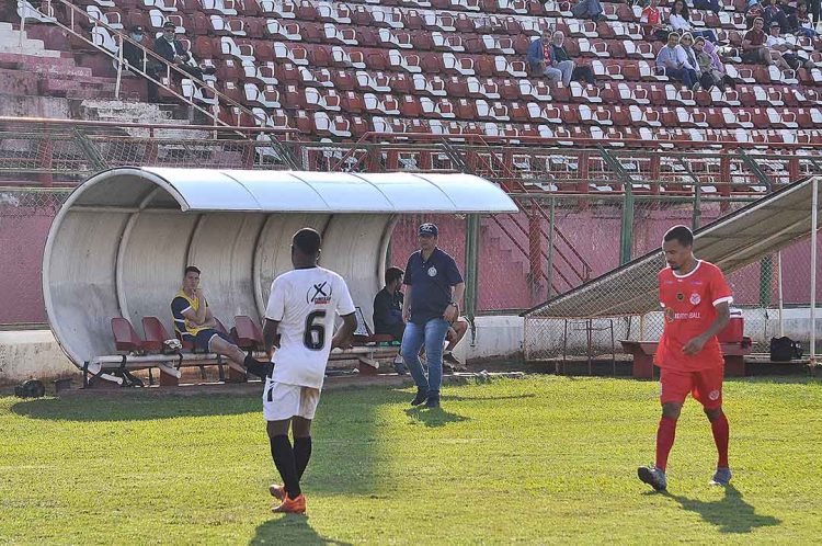 Treinador do ACP, Rúbio Alencar fala  sobre estreia do time no Paranaense