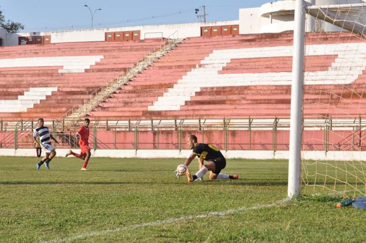 ACP empata sem gols com o Cambé na estreia do Paranaense
