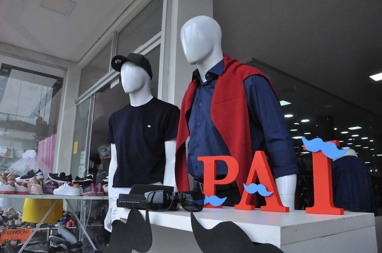 Comércio de Paranavaí tem horário diferenciado  de atendimento nesta sexta-feira e sábado