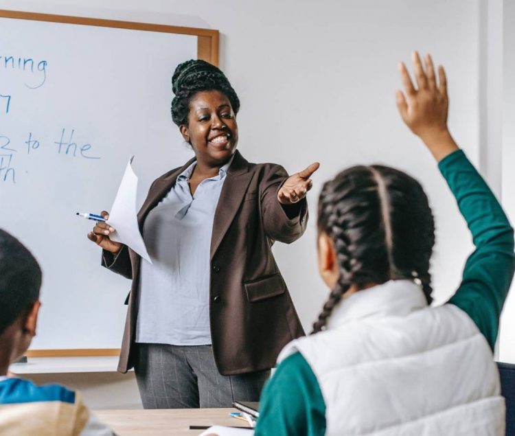 Especialista fala sobre os desafios para formação  e atuação desses profissionais
