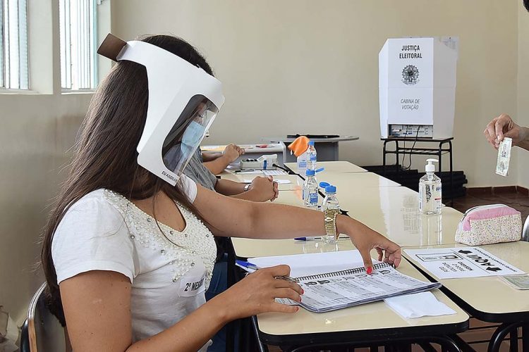 Ainda dá tempo de ser um mesário voluntário