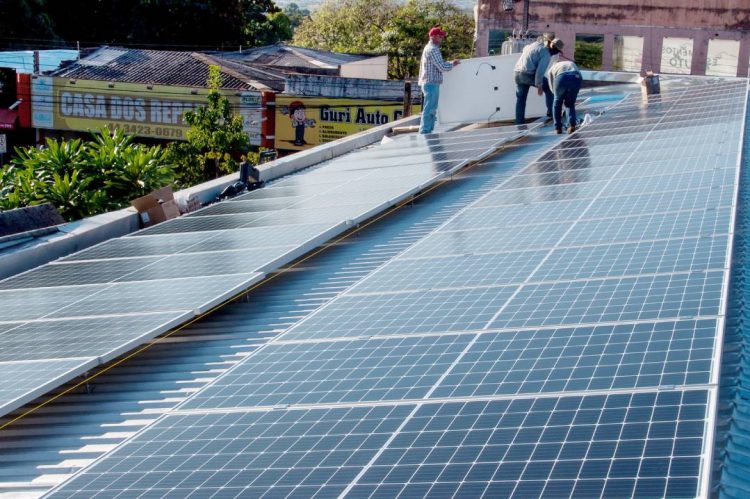 Presidente da Sinergi pede atualização de tributos  sobre energias renováveis e destaca potencial da região