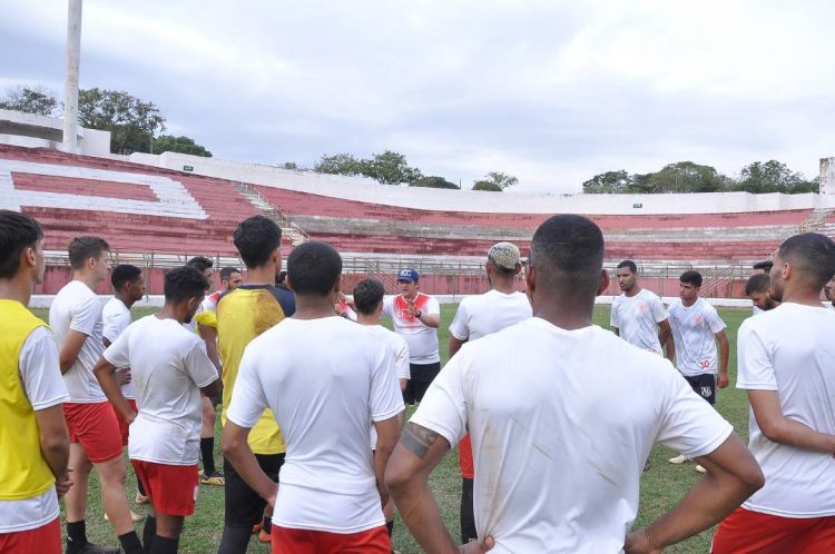 Rúbio Alencar fala sobre a semana  de treinamentos com elenco principal