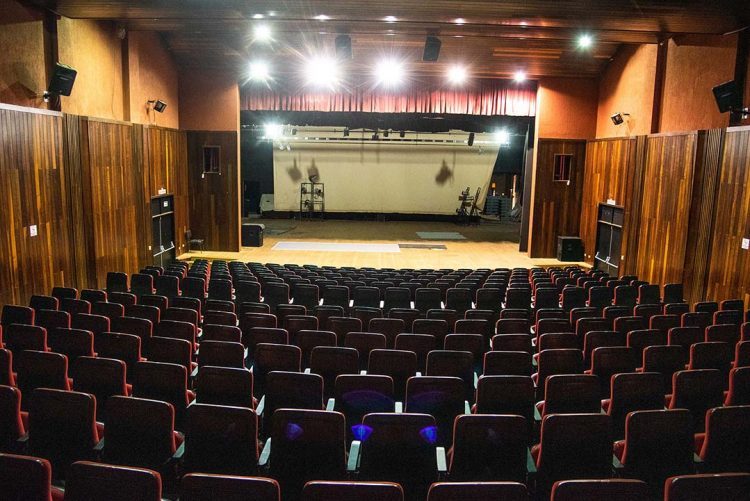 Autorizada a licitação para a reforma  do Teatro Municipal de Paranavaí