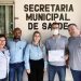 Ouvidoria de Saúde municipal homenageia funcionário com certificado de elogio