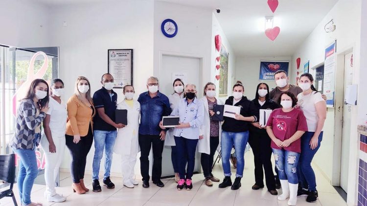 Prefeito Mauro Lemos faz entrega de tablets para agentes comunitários de saúde