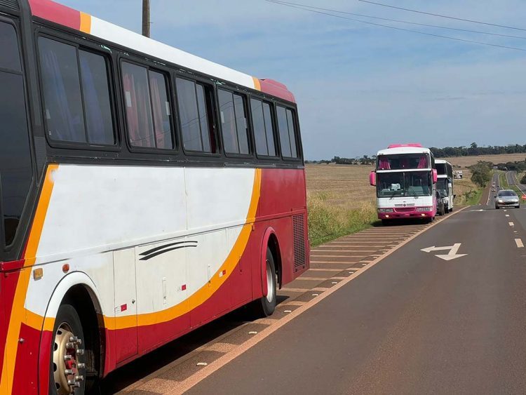 Receita Federal apreende três ônibus com mercadorias irregulares
