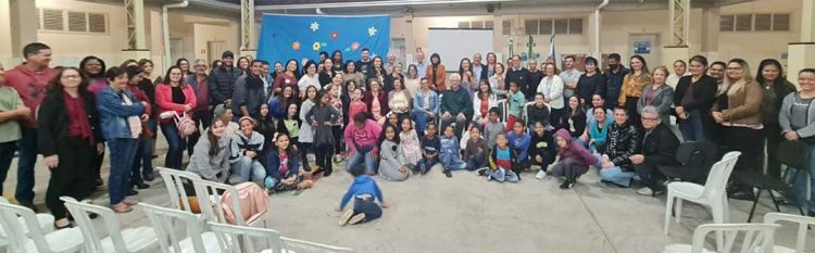 Prefeitura presta homenagem à primeira alfabetizadora do município