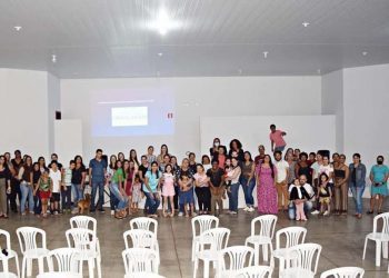 Pais e responsáveis por alunos da rede municipal  participam de palestra sobre a importância da Educação