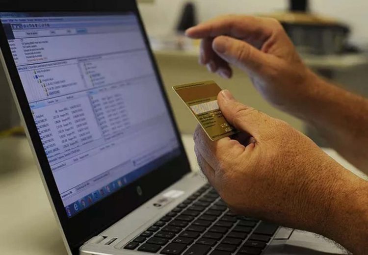 Saiba se proteger de golpes em plataformas de compra e venda na internet