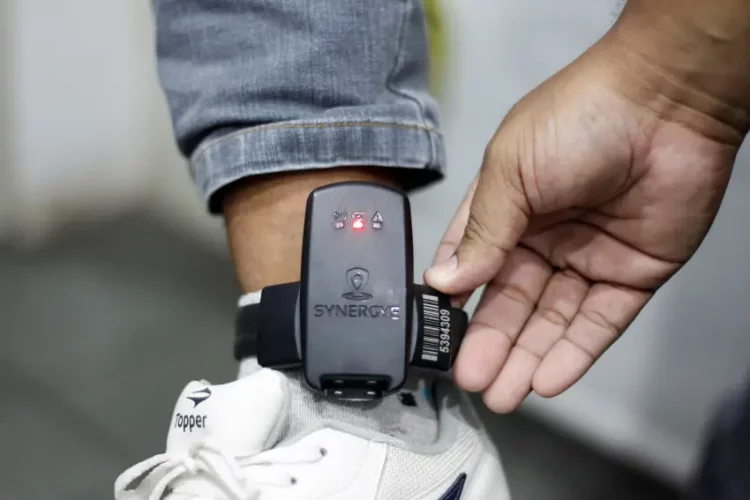 Motorista com tornozeleira eletrônica morre em acidente na PR-317