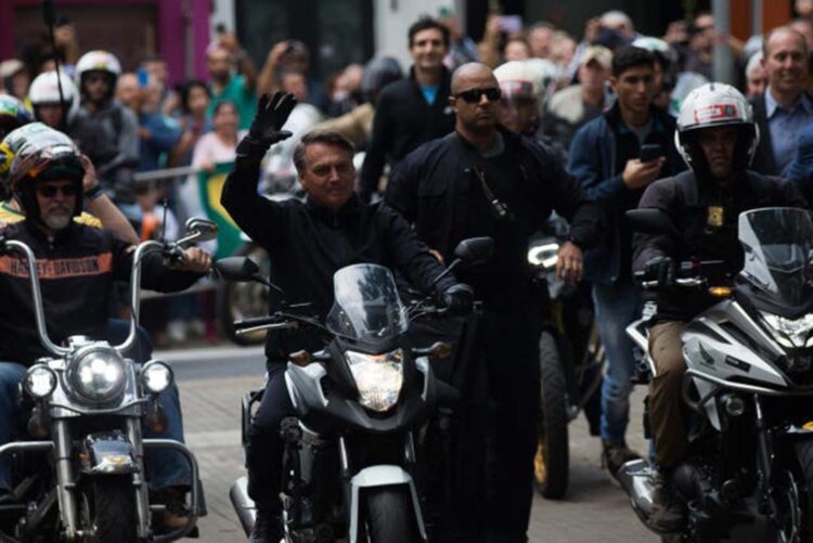 Descartado por Bolsonaro, capacete reduz morte de motociclistas em até 40%