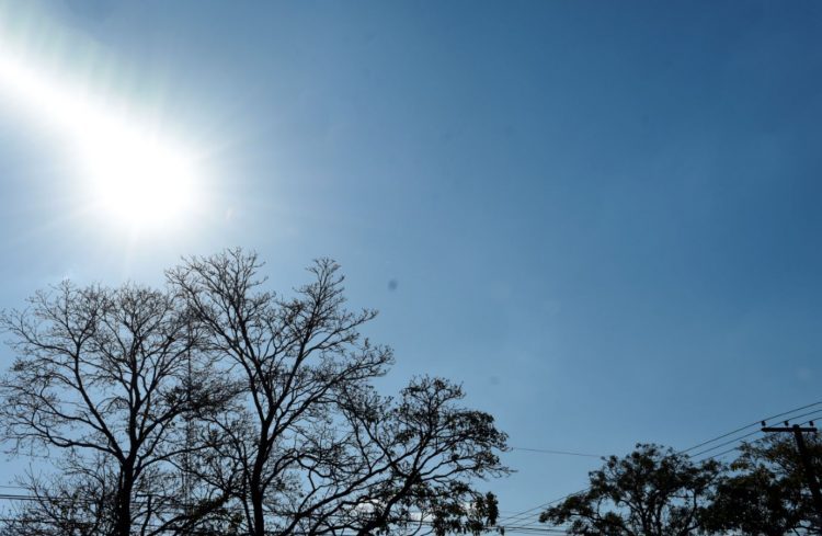 Tempo segue estável nesta sexta-feira, mas há previsão de nuvens para sábado e domingo