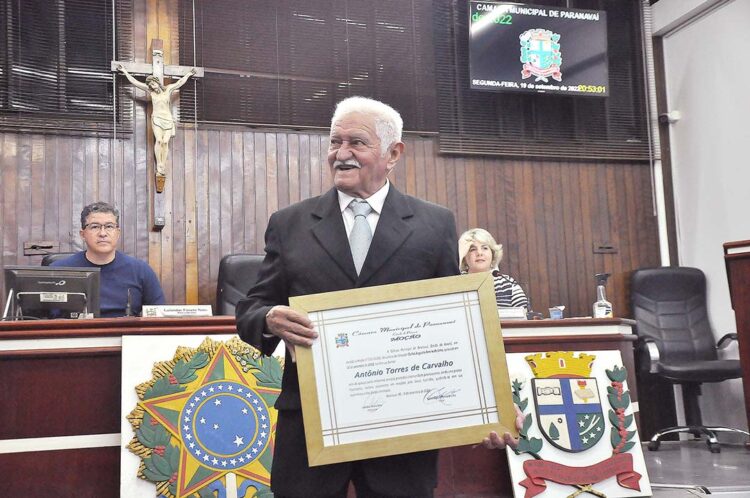 Antônio Torres, o ‘Espadinha’, recebe  Menção Honrosa da Câmara de Paranavaí