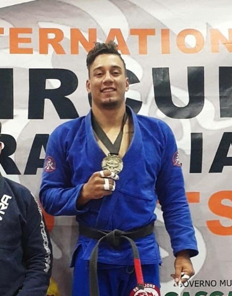 Lutador de Paranavaí, Cleiton Santos  ganha medalha de ouro na Copa Paraná