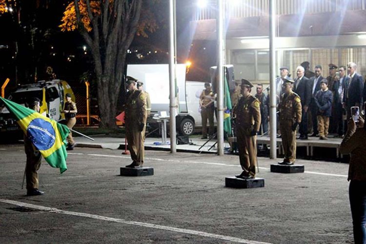 Homenagens e agradecimentos marcam passagem de comando do 8º BPM