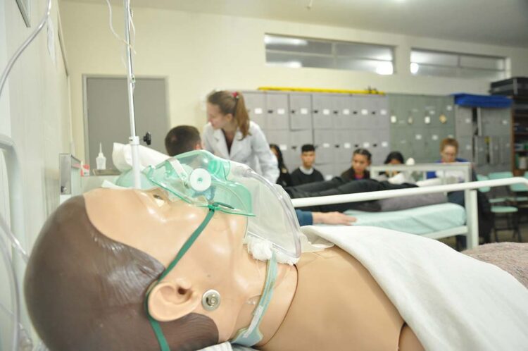 Termina hoje a mostra de profissões da Unespar,  aberta a toda a comunidade da Região Noroeste