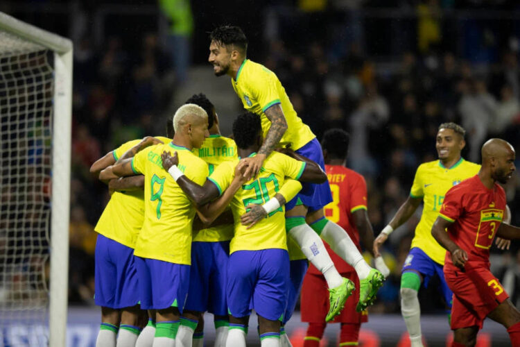 Brasil aumenta ofensividade e vence Gana em penúltimo amistoso antes da Copa