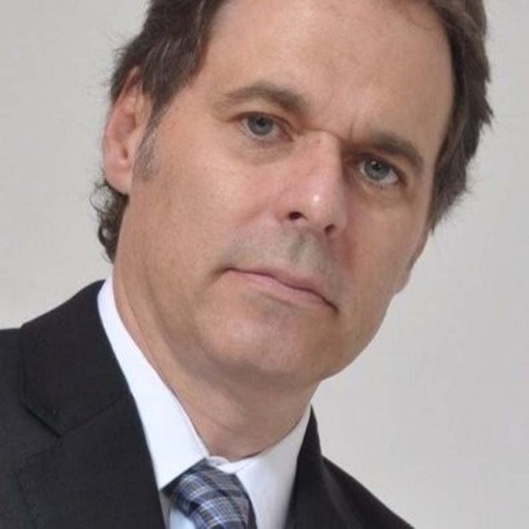 Os rumos do trabalho no Brasil e os conflitos nas propostas dos candidatos à Presidência