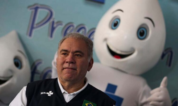 Américas vivem momento delicado frente à ameaça da pólio, diz ministro