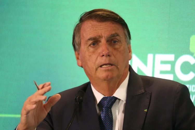 Bolsonaro sanciona lei que libera laqueadura e vasectomia sem aval do cônjuge