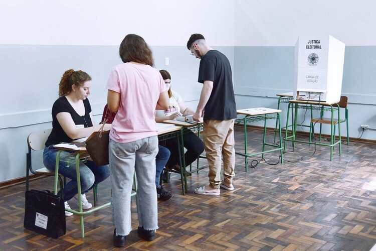 Mais de 13 mil eleitores não compareceram  às urnas de votação em Paranavaí