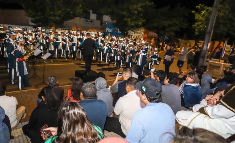 Campeonato de bandas e fanfarras atrai grande público em Apucarana