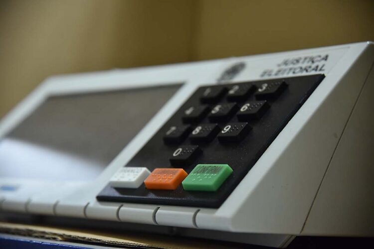 Preparação das urnas eletrônicas para  o segundo turno começa esta semana