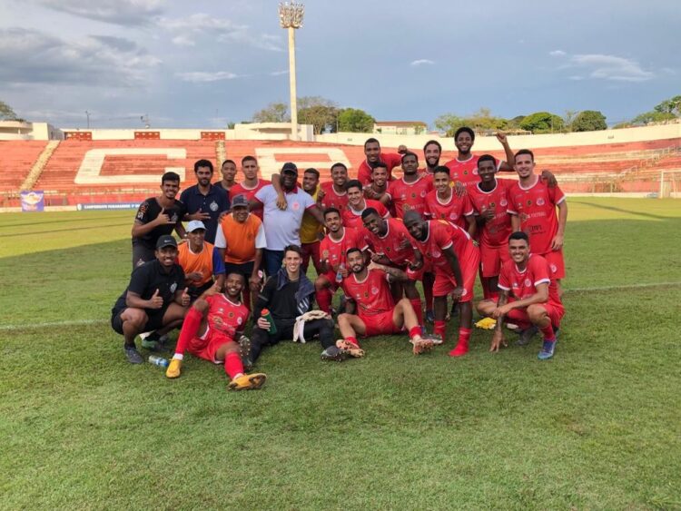 ACP vence Arapongas e segue vivo na briga pela classificação