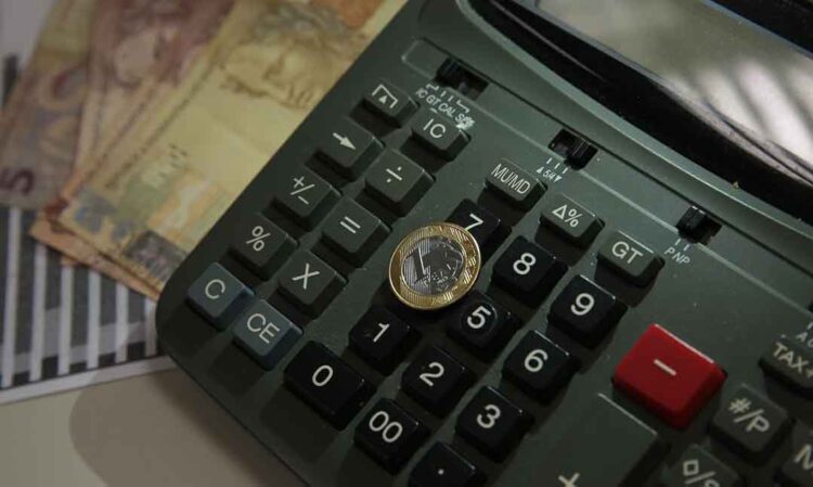 Inadimplência e endividamento  atingem maiores valores em 12 anos