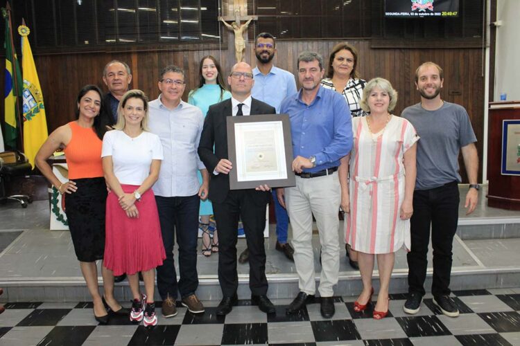 Francisco Lopes é contemplado com  Medalha Dr. José Vaz de Carvalho