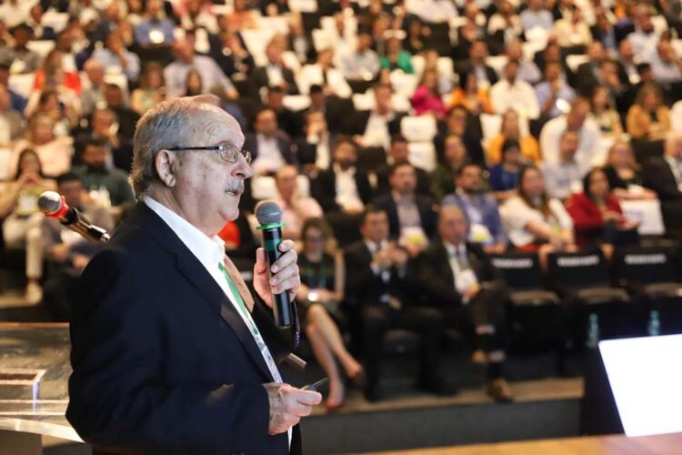 Relevância do Paraná na importação de fertilizantes é destaque em simpósio